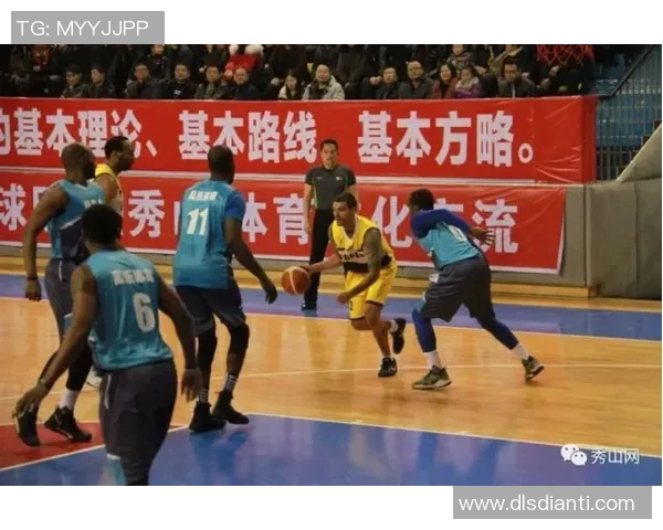 中国男篮与美国男篮巅峰对决展现篮球魅力与体育精神的激烈碰撞